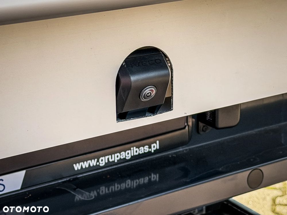 Iveco Daily plandeka 10ep, sypialnia - 18