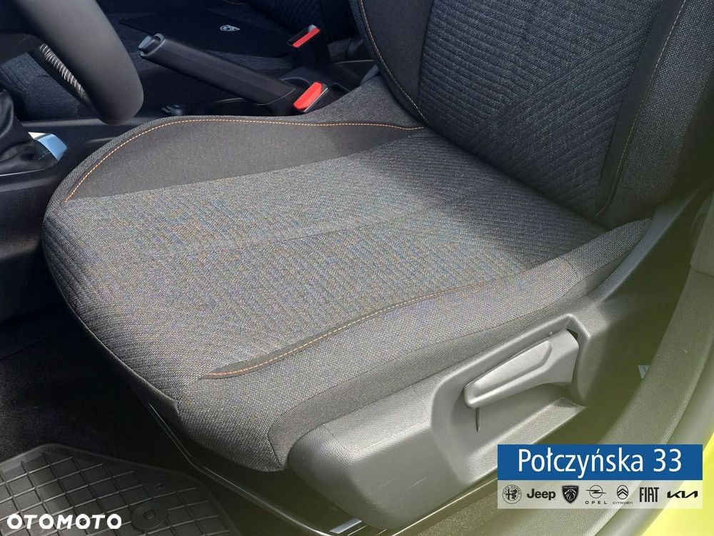 Peugeot 208 - 16