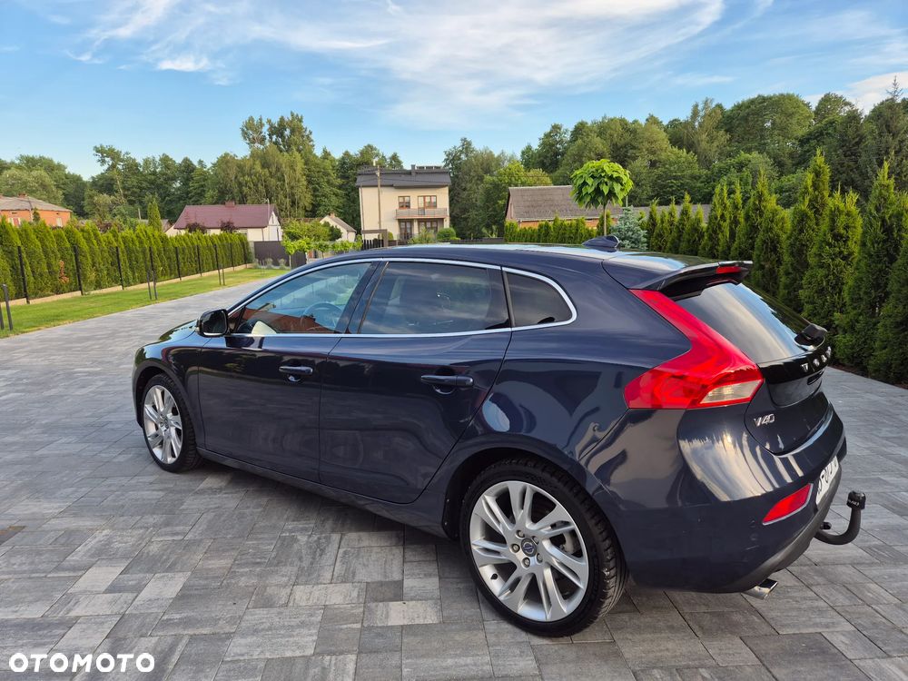 Volvo V40 - 24