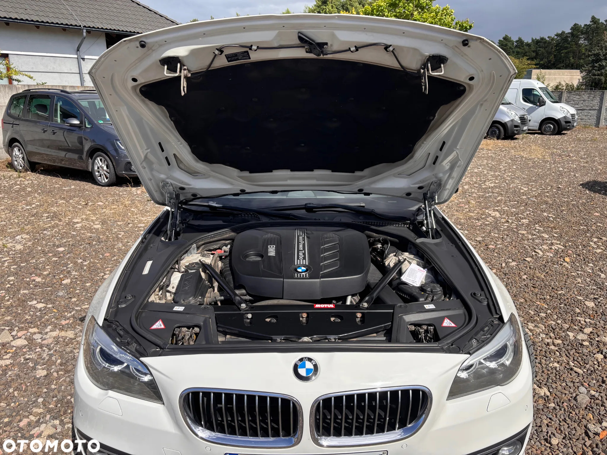 BMW Seria 5 518d - 29