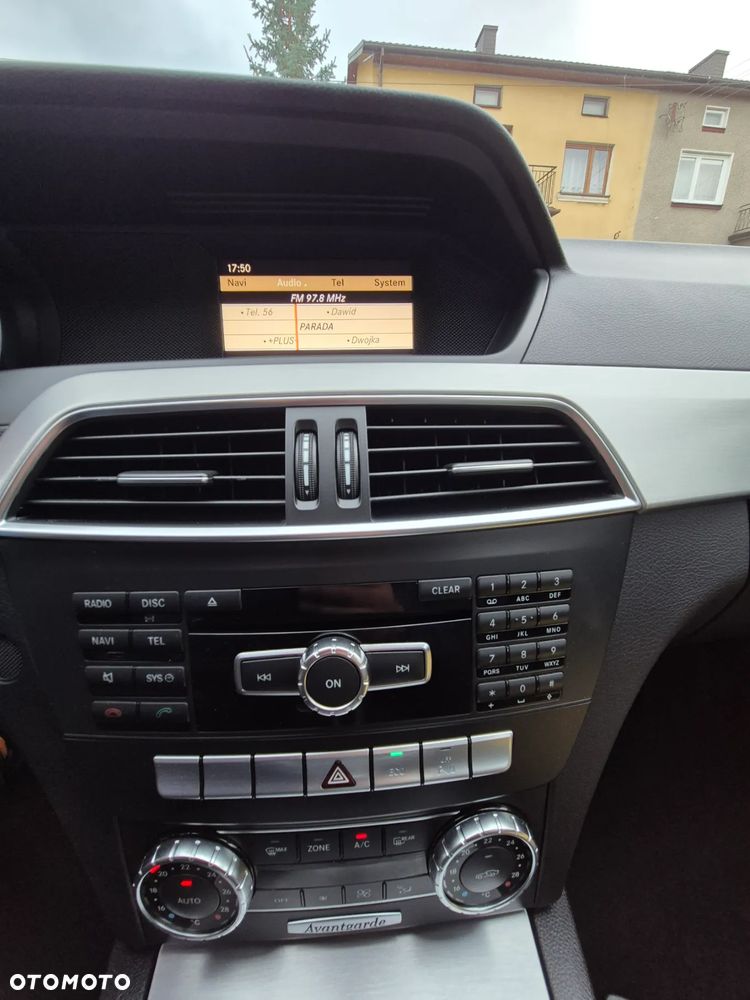 Mercedes-Benz Klasa C 180 BlueEFFICIENCY Avantgarde - 27