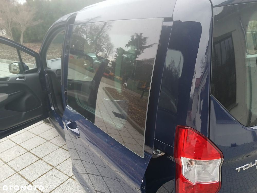 Ford Tourneo Courier - 18