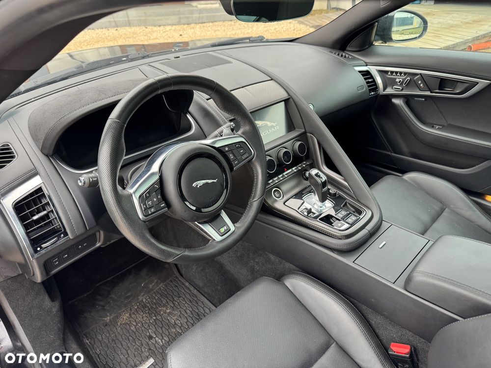 Jaguar F-Type R AWD - 26