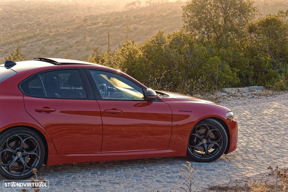 Alfa Romeo Giulia 2.0 T Estrema Q4 AT8 - 8
