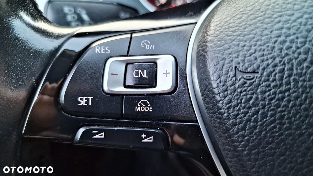 Volkswagen Passat 1.8 TSI BMT Comfortline - 17