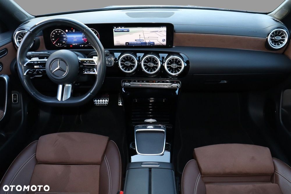 Mercedes-Benz CLA 200 mHEV AMG Line 7G-DCT - 12
