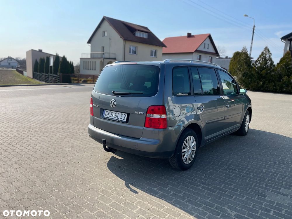 Volkswagen Touran 1.6 FSI - 5