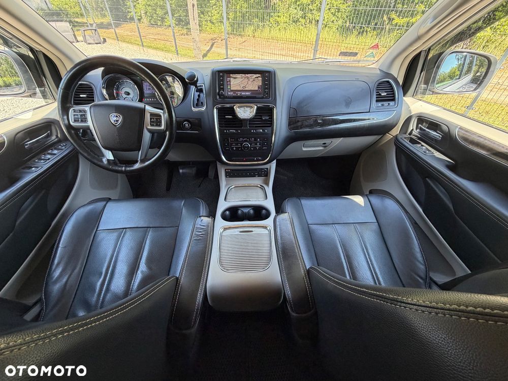 Lancia Voyager 2.8CRD Platinum - 9