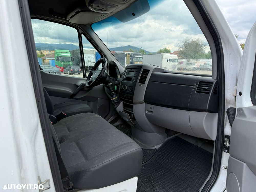 Mercedes-Benz Sprinter - 12