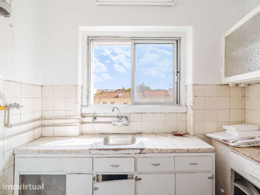 Apartamento T4 para Remodelação Total em Alvalade - Lisboa - Grande imagem: 5/48