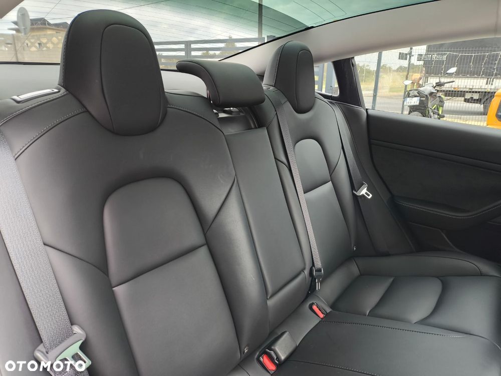 Tesla Model 3 Standard Reichweite Plus Hinterradantrieb - 27