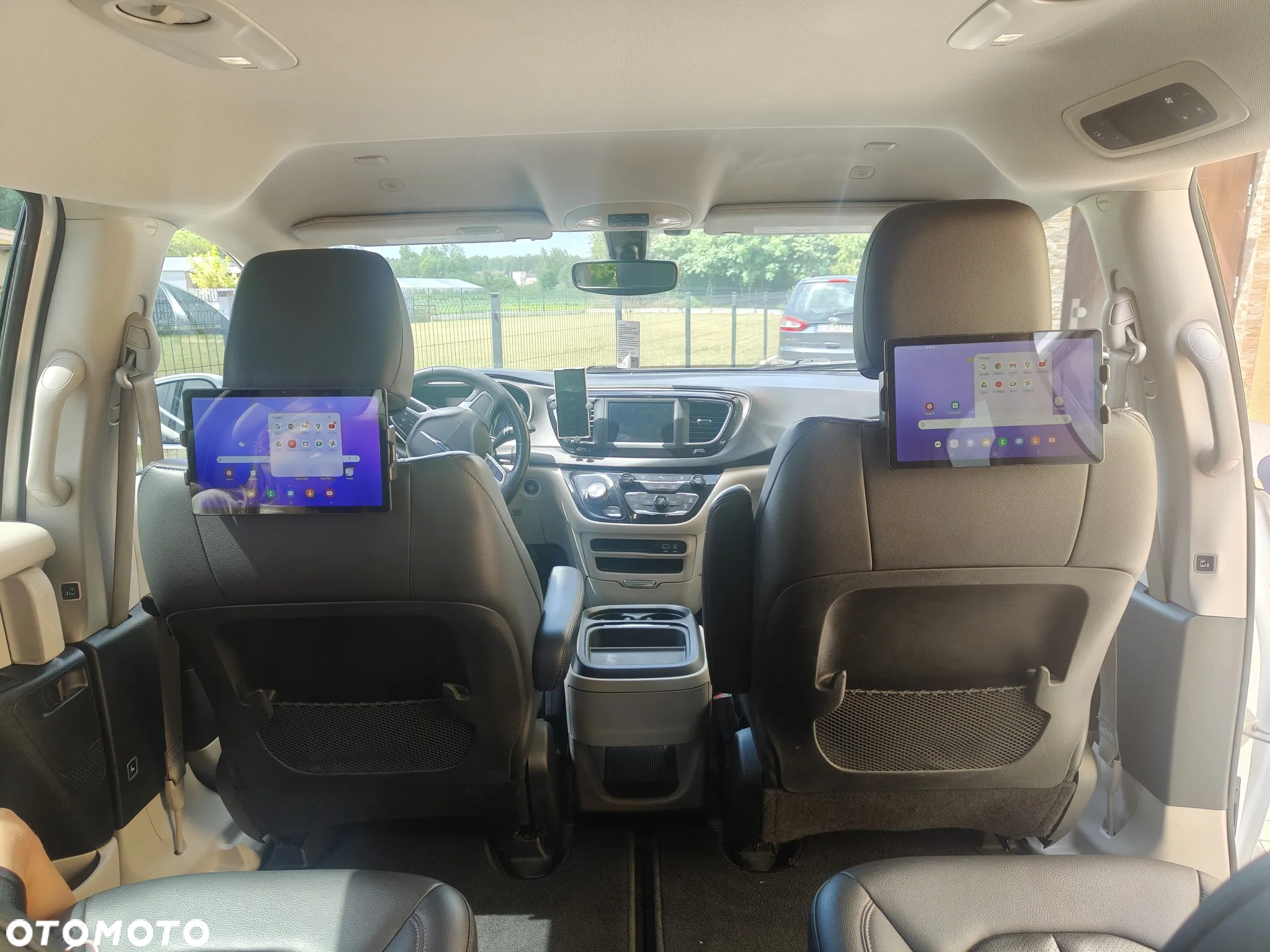 Chrysler Pacifica - 12