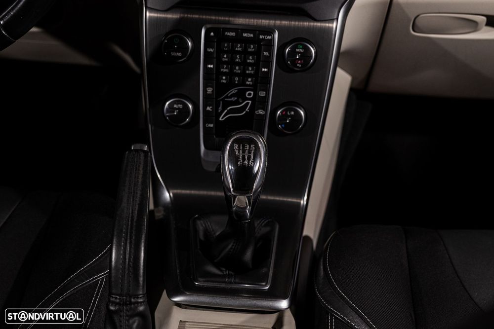 Volvo V40 1.6 D2 Eco Kinetic - 16