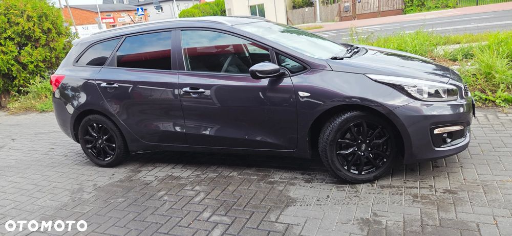 Kia Ceed 1.6 GDI ISG SW Dream Team Edition - 19