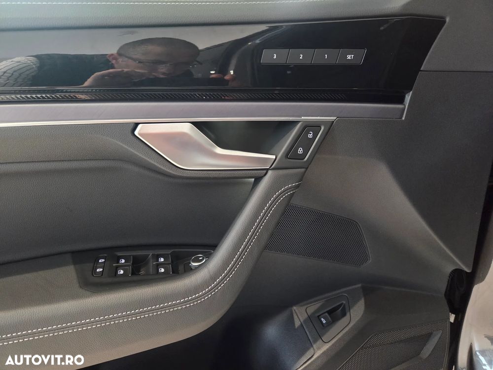 Volkswagen Touareg V6 TDI 4MOTION R-Line - 14