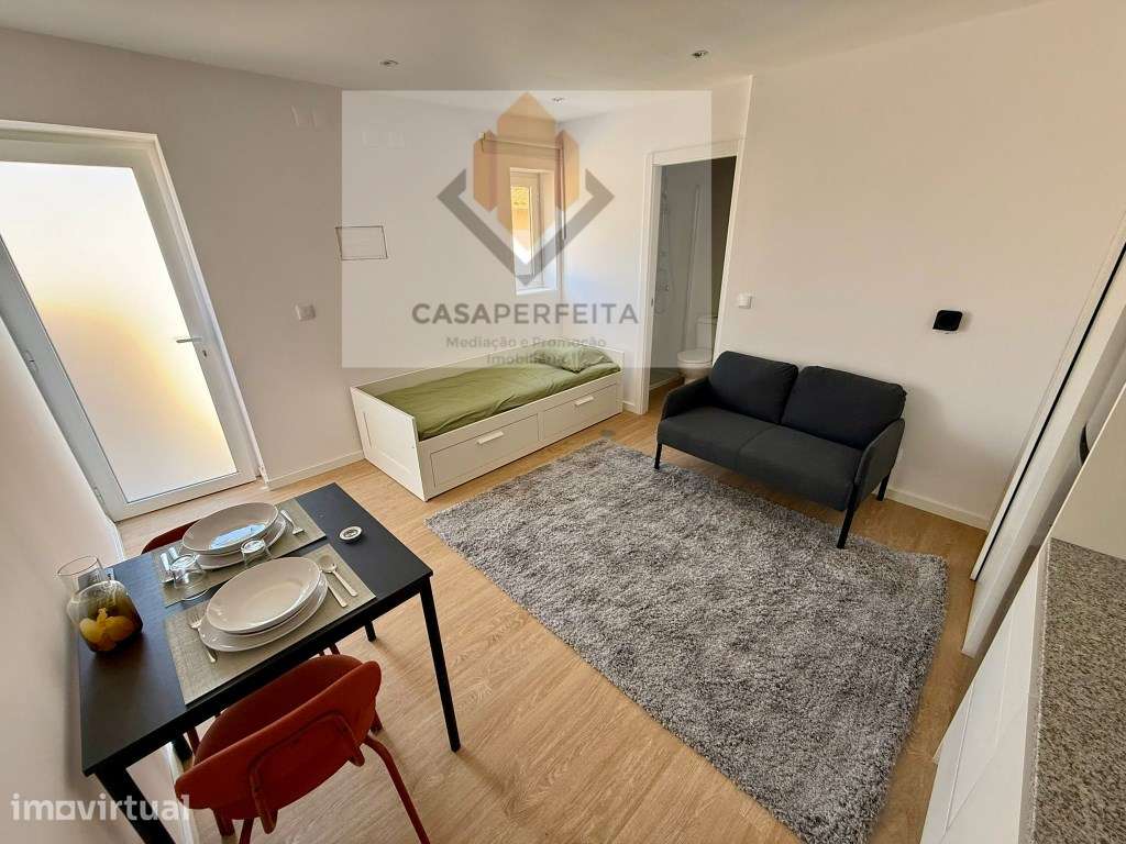 Moradia com 3 apartamentos totalmente renovados - Canelas - Grande imagem: 2/12