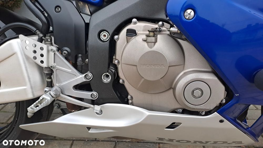 Honda CBR - 16