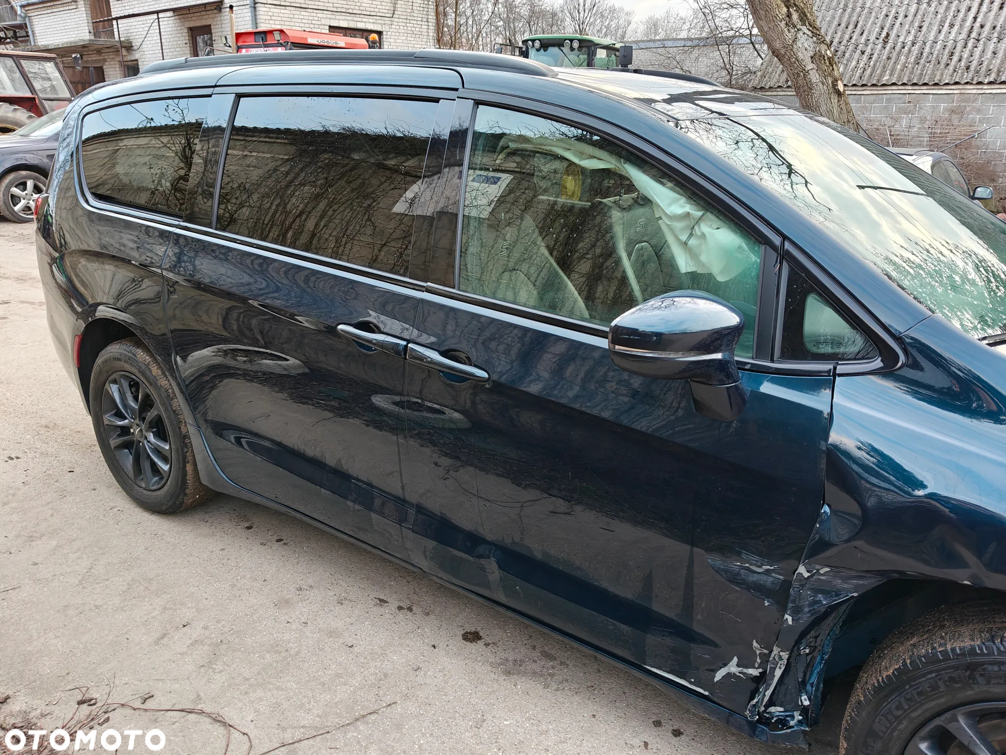 Chrysler Pacifica - 14