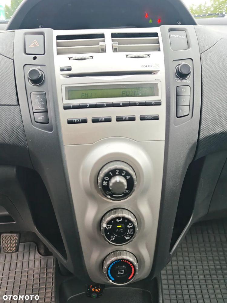 Toyota Yaris 1.3 Sol - 6
