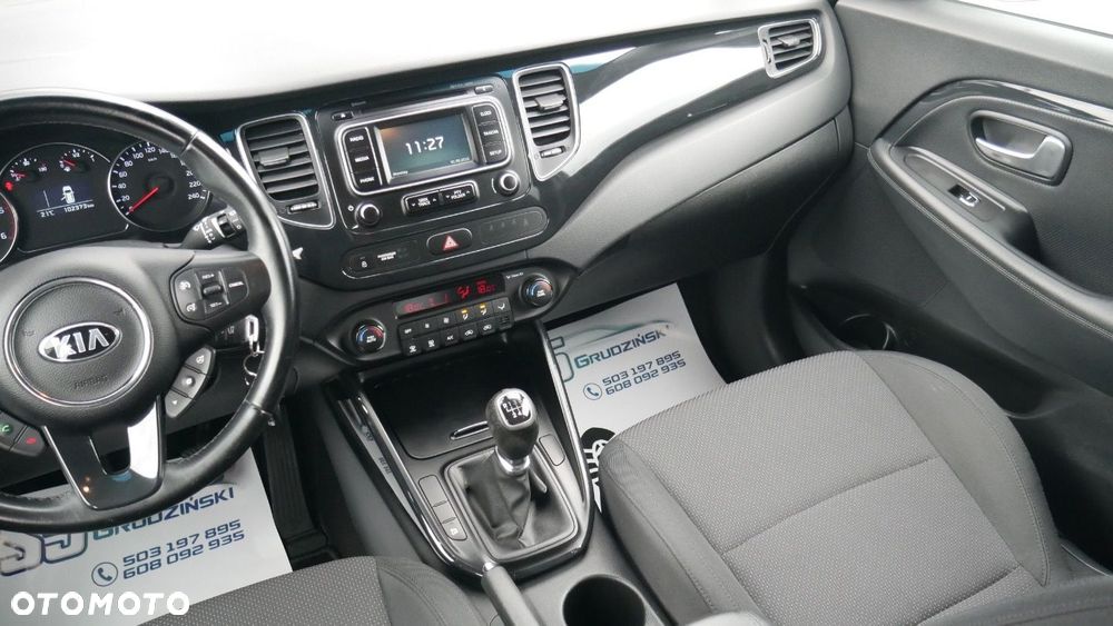 Kia Carens - 10