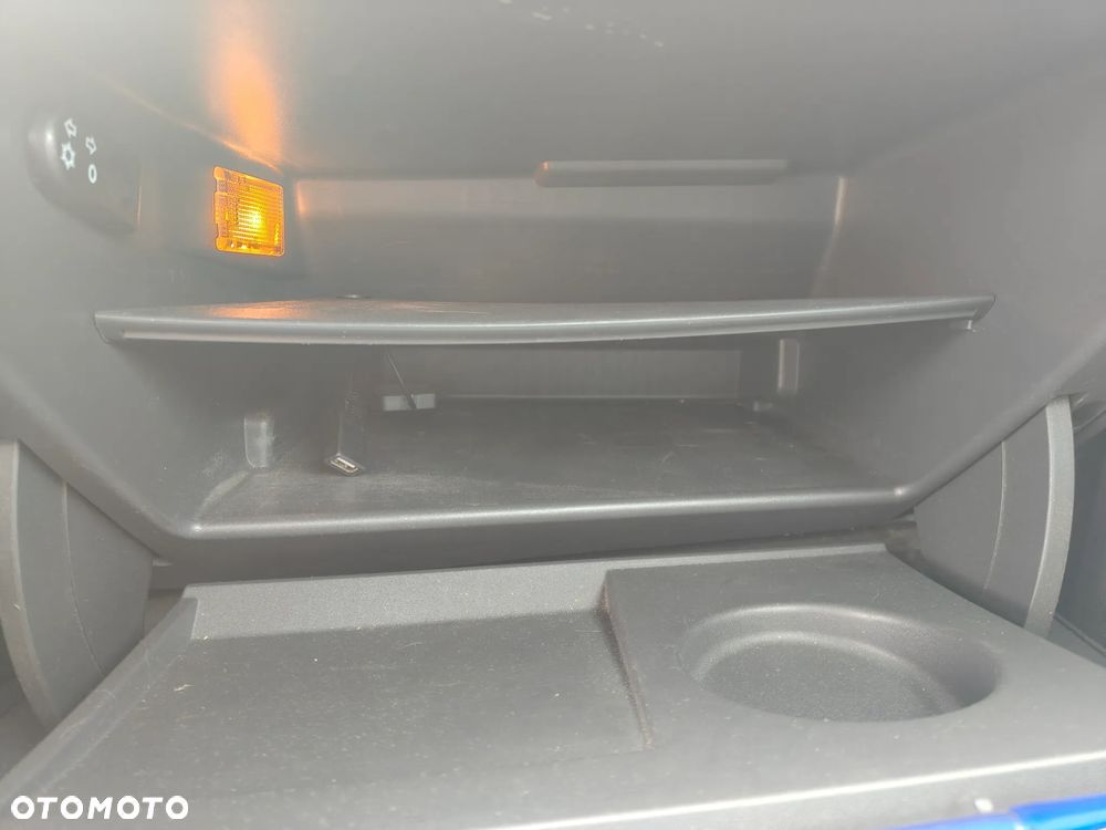Opel Astra 1.6 Turbo Cosmo - 23