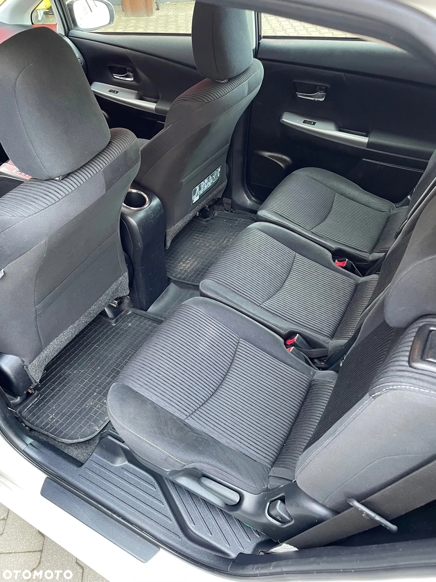 Toyota Prius+ (Hybrid) Executive - 16