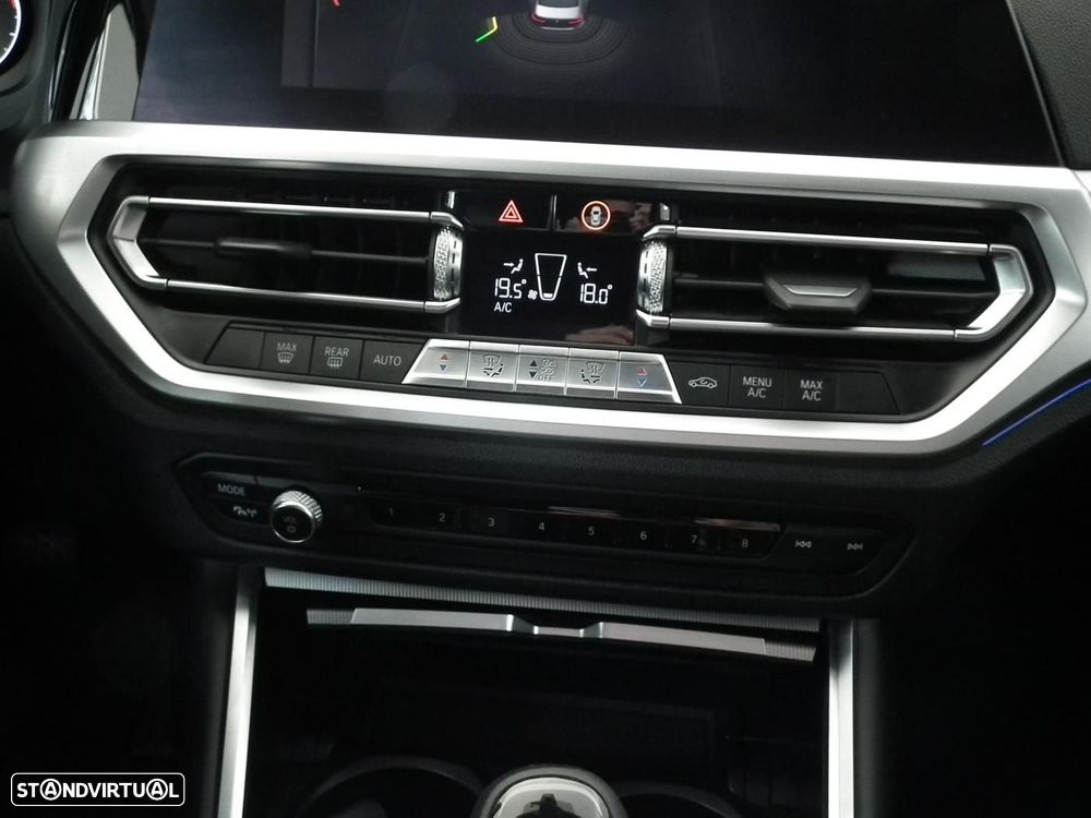 BMW 318 d Line Sport - 24