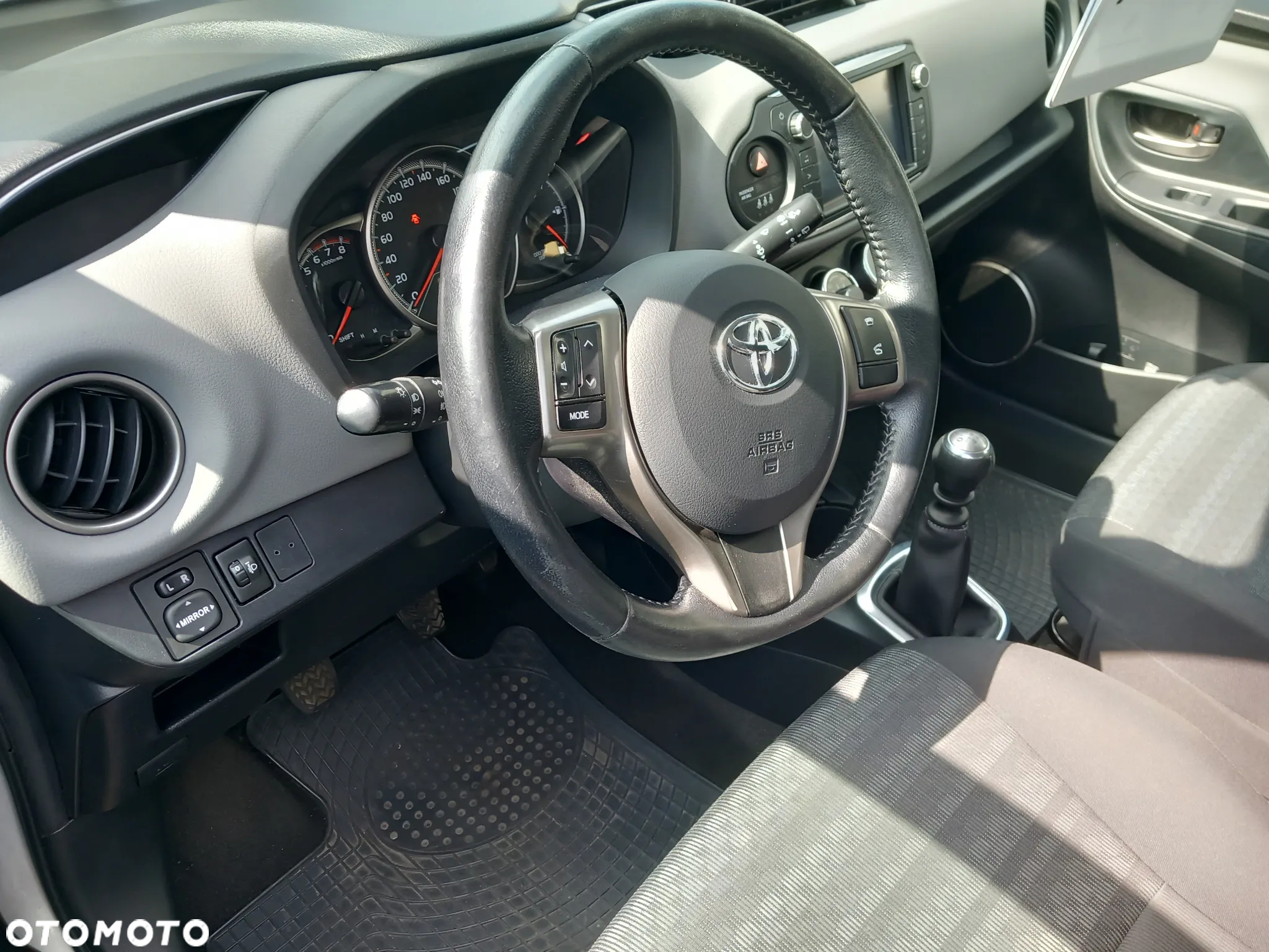 Toyota Yaris 1.33 Premium - 9
