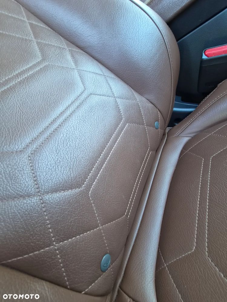Mitsubishi Outlander - 28