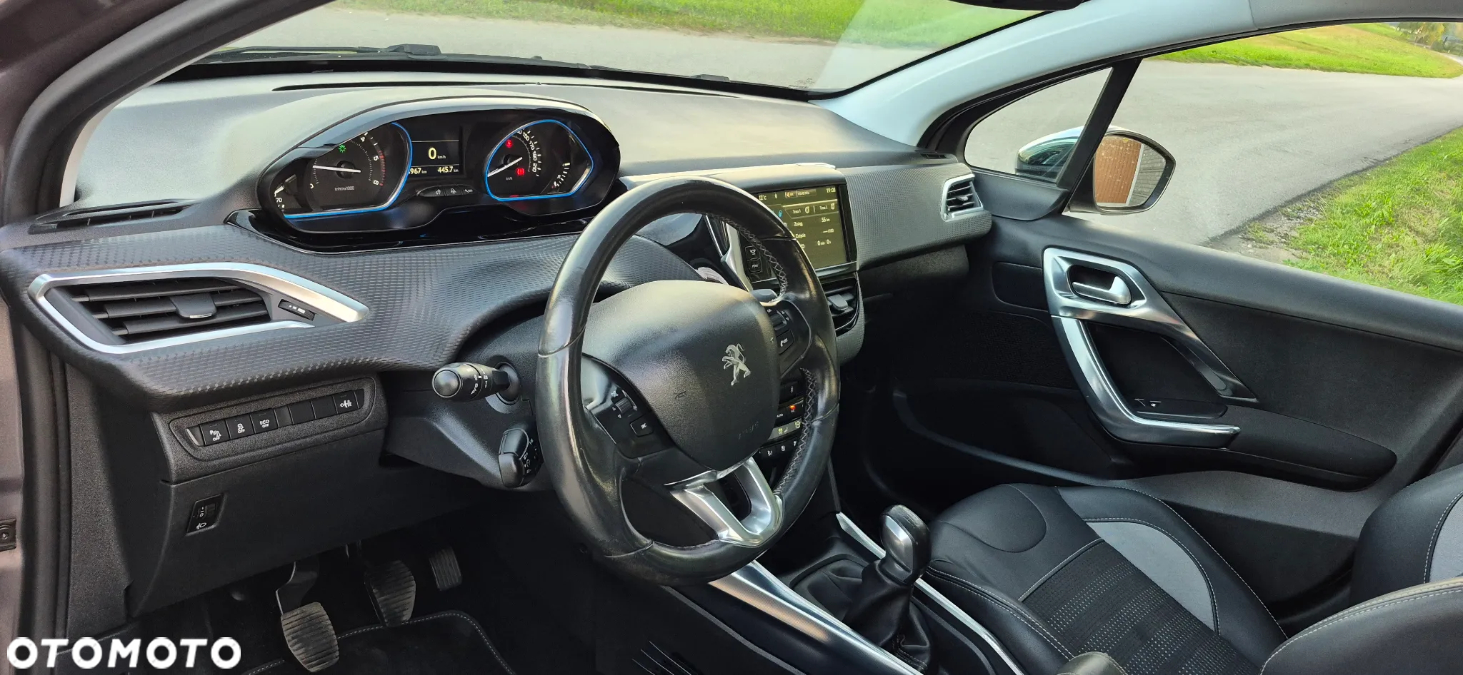 Peugeot 2008 1.6 e-HDi Allure S&S - 31