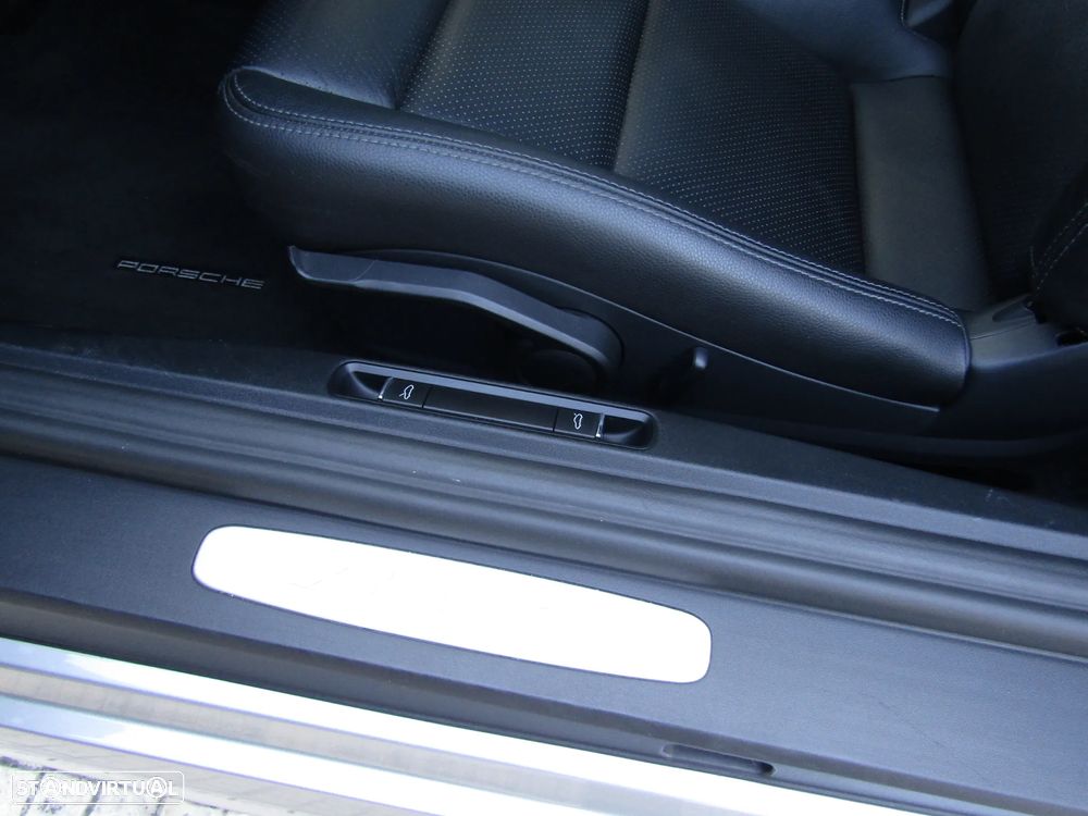 Porsche 718 Boxster 2.0T - 12