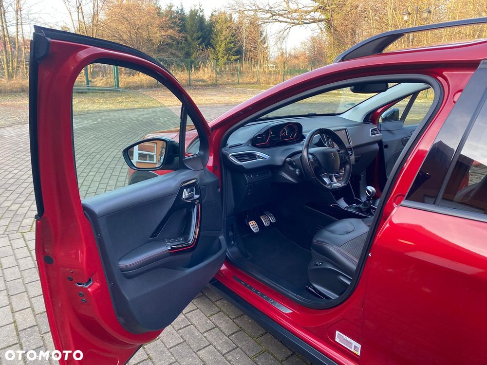 Peugeot 2008 1.2 PureTech GT Line S&S - 7