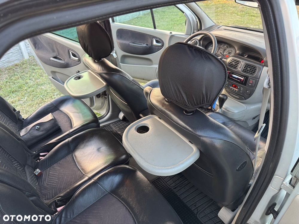 Renault Scenic 1.6 16V Privilege - 19