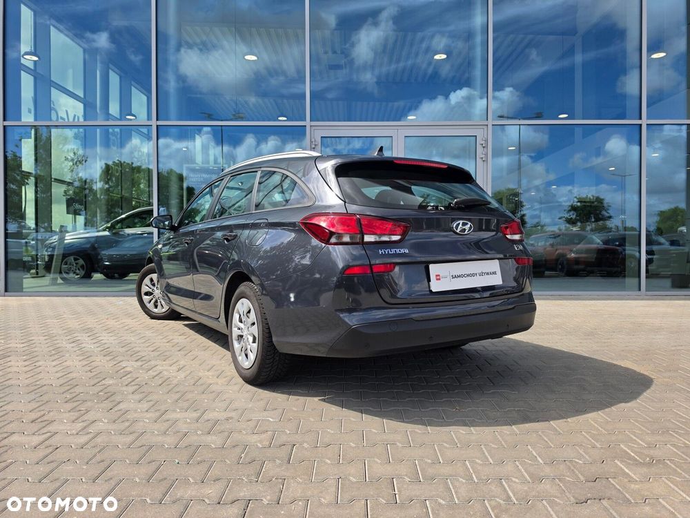 Hyundai i30 1.6 D Classic + - 4