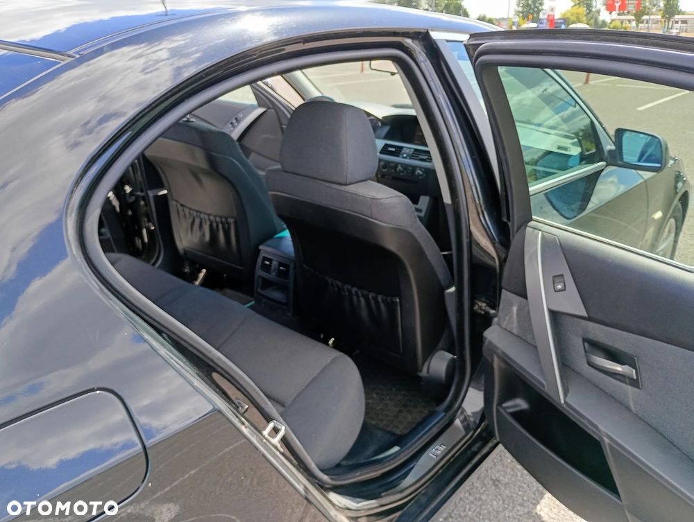 BMW Seria 5 523i - 9