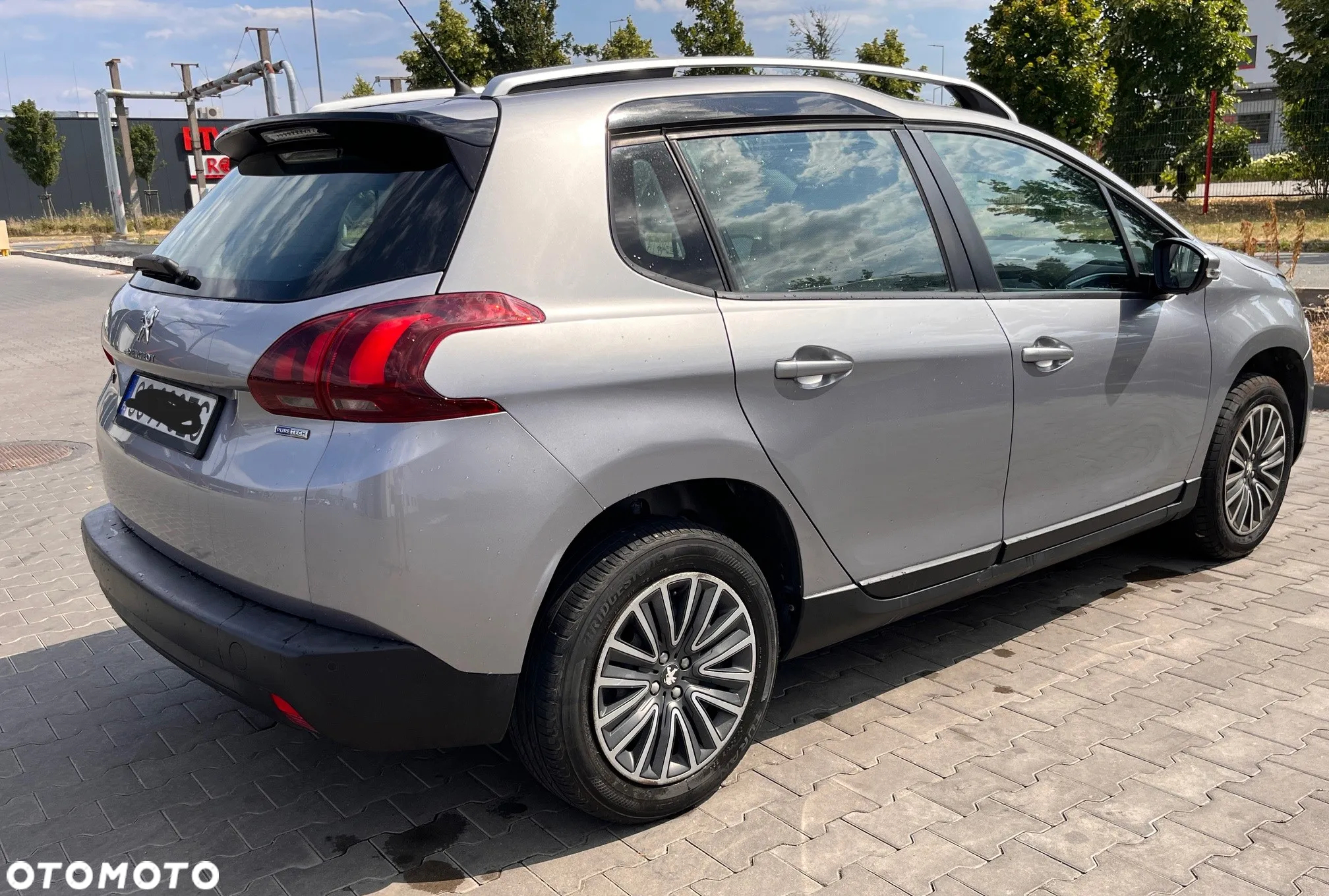 Peugeot 2008 - 4