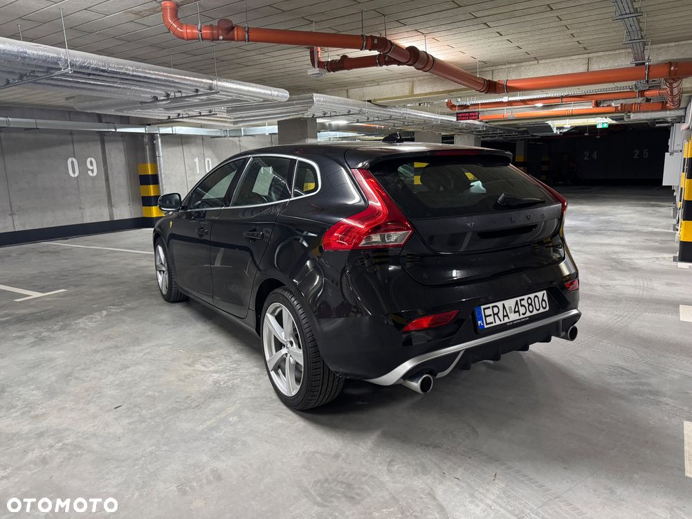 Volvo V40 D4 Drive-E R-Design Momentum - 3