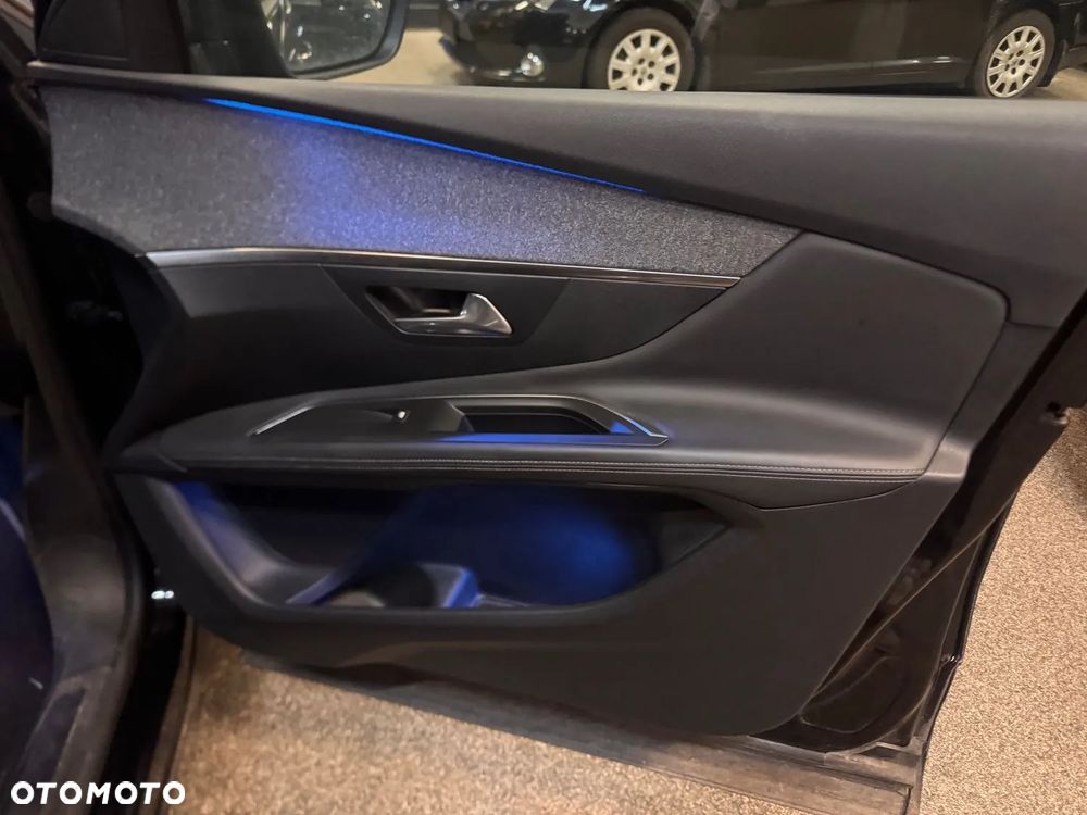 Peugeot 3008 PureTech 130 Stop & Start GPF Allure Business-Paket - 17