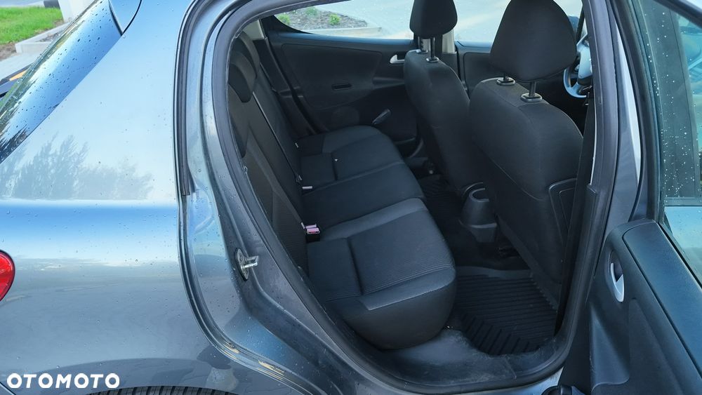 Peugeot 207 - 13