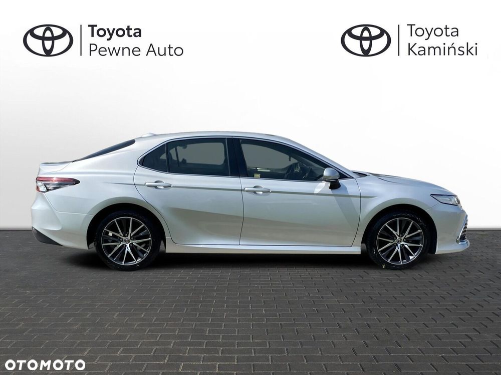 Toyota Camry 2.5 Hybrid Executive CVT - 6