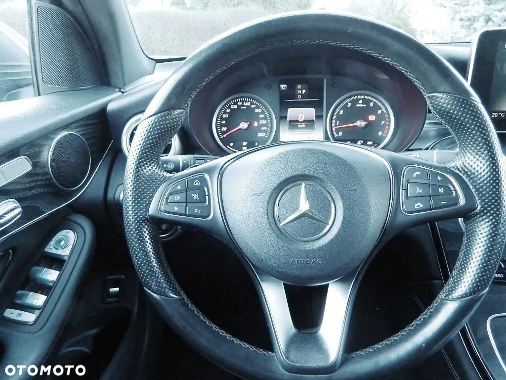 Mercedes-Benz GLC 300 4Matic 9G-TRONIC AMG Line - 19