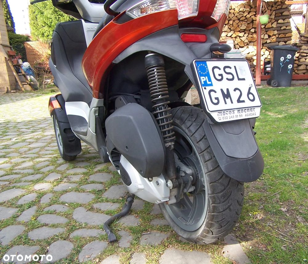 Piaggio MP-3 - 7