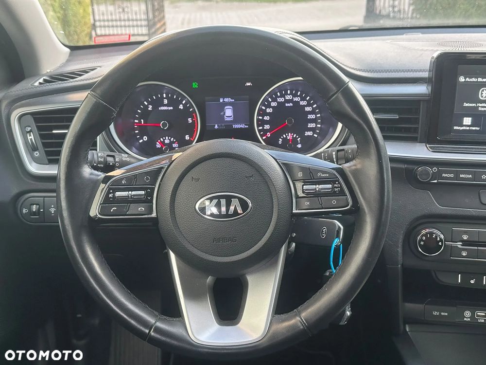 Kia Ceed - 16