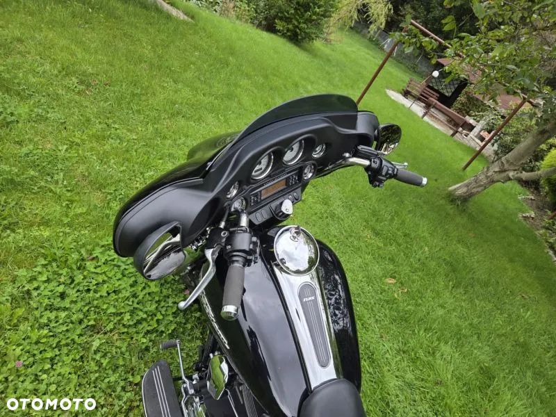 Harley-Davidson Touring Street Glide - 13