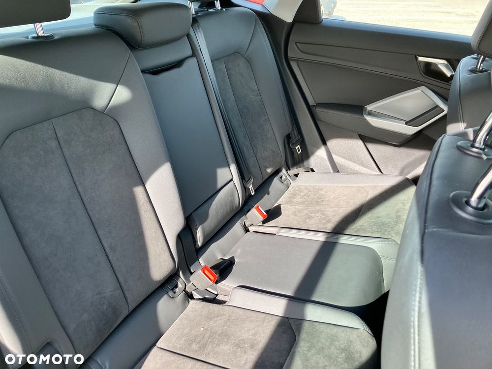 Audi Q3 40 TFSI Quattro S tronic - 4