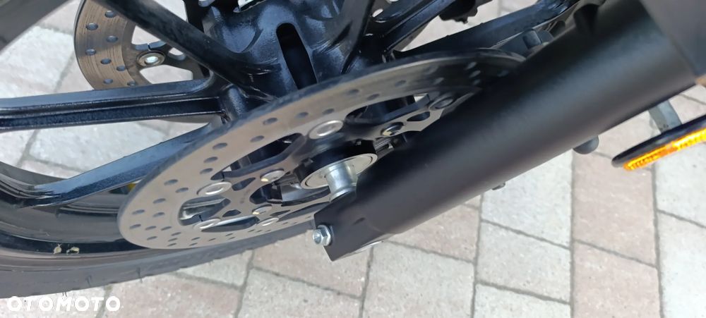 Suzuki V-STROM - 17