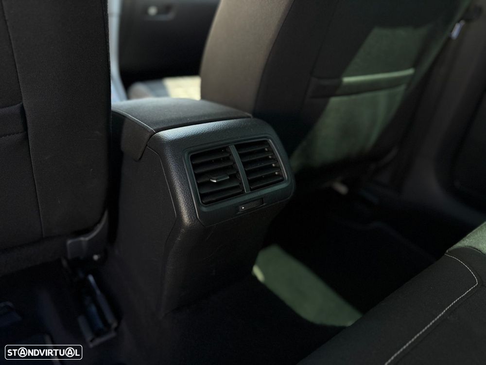 VW Golf 2.0 TDI Highline - 43