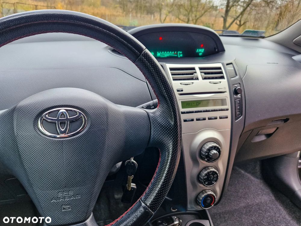 Toyota Yaris 1.33 Luna - 5