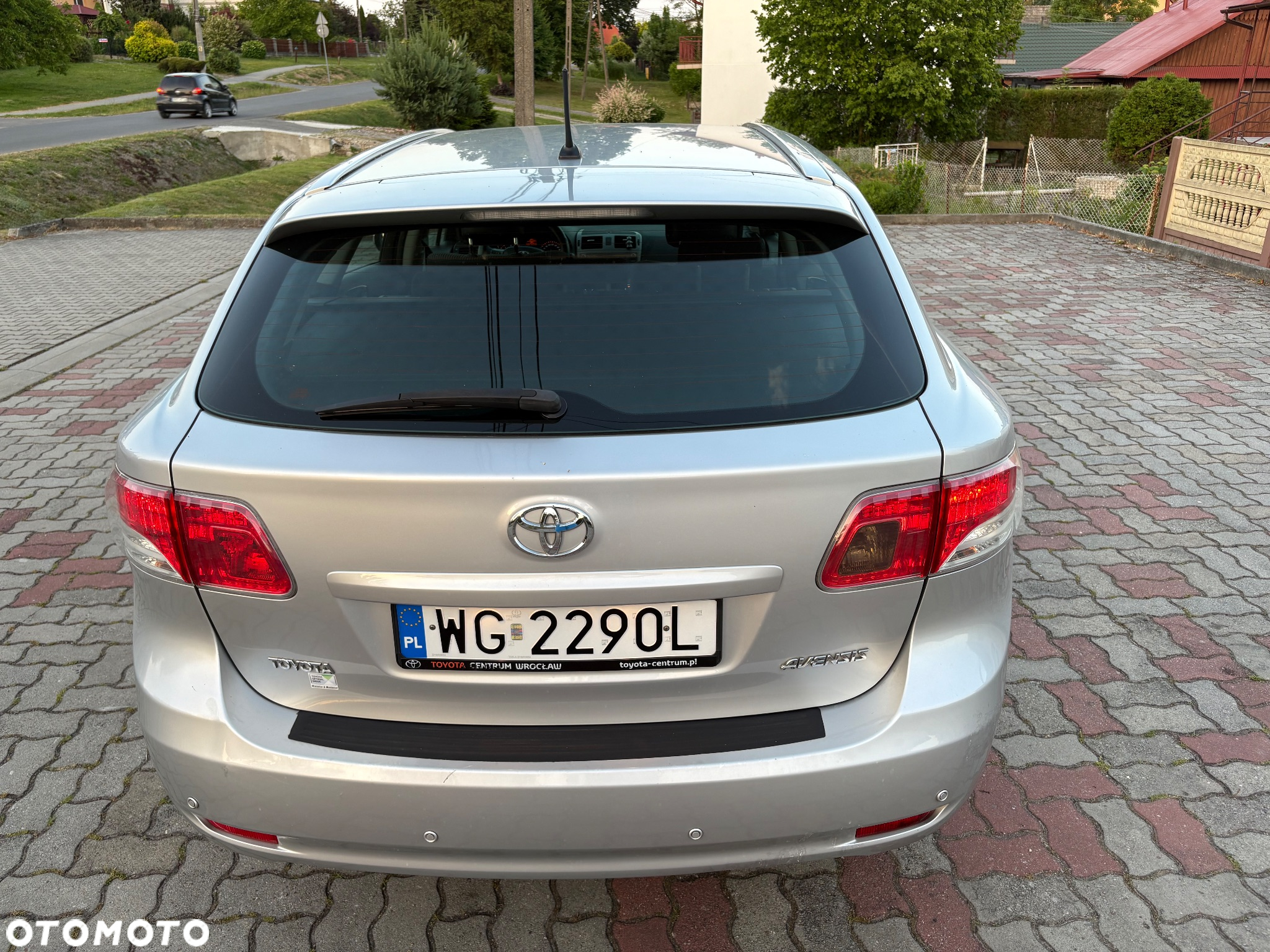 Toyota Avensis 2.0 D-4D Premium - 23
