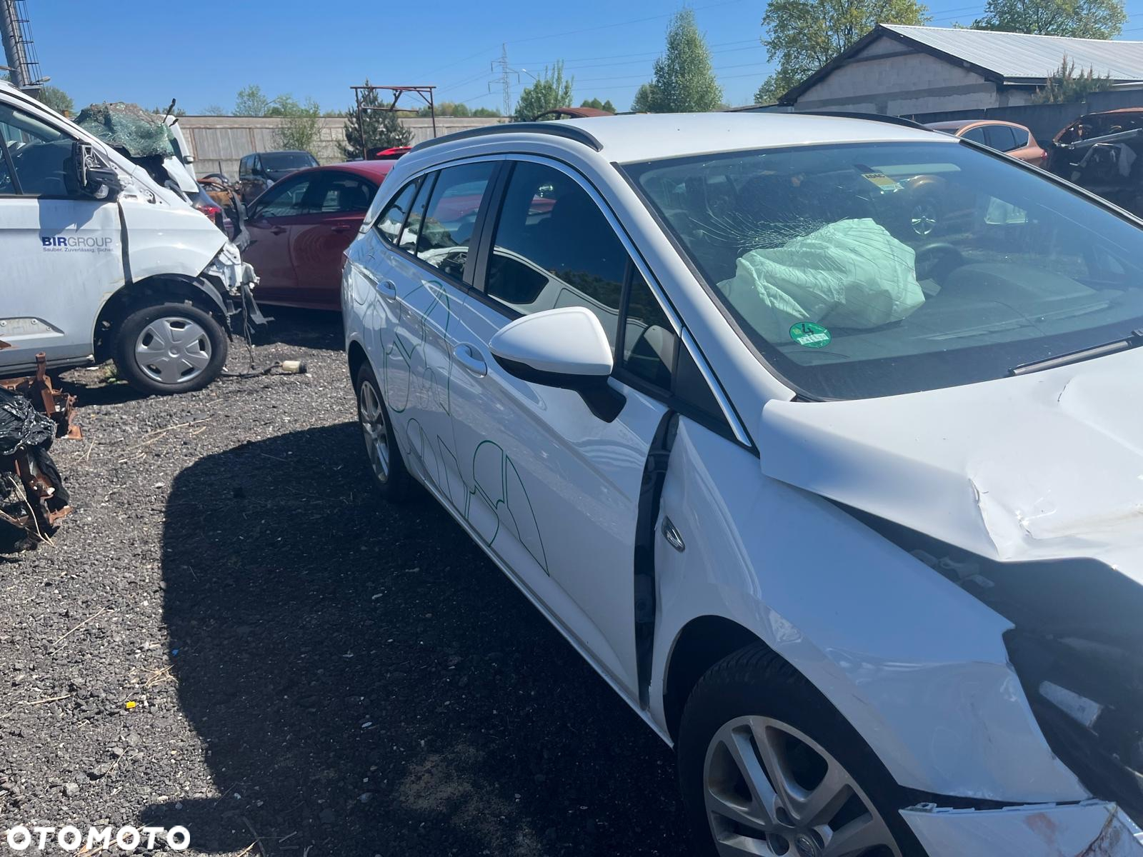 Opel Astra 1.6 D Start/Stop Business - 2